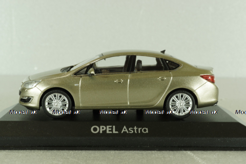 Opel Astra 2012 gold metallic, 07751000-10005, Minichamps 1:43  Уценка!