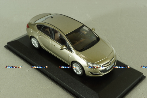 Opel Astra 2012 gold metallic, 07751000-10005, Minichamps 1:43  Уценка!