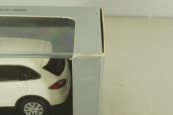 Porsche Cayenne S Hybrid (958) 2010, white, WAP0200040B, Minichamps 1:43 Уценка!