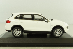 Porsche Cayenne S Hybrid (958) 2010, white, WAP0200040B, Minichamps 1:43 Уценка!