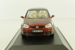 Volkswagen Golf V 2door, 2003, red, 821930110, Schuco 1:43
