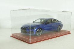 Бокс для моделей с кожаной подставкой - Красный, 30,6*14,6*11,3 (Д*В*Ш), LUXBOX 1:18