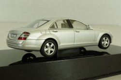 Mercedes S 500 (W221) 2006, silver, 56201, Autoart 1:43