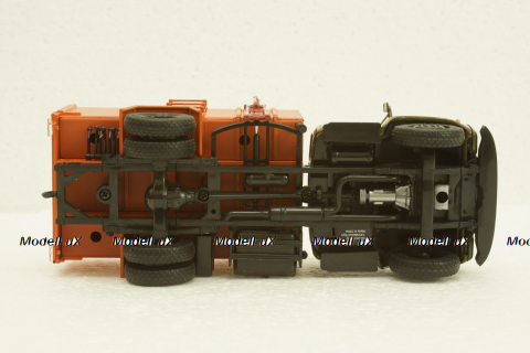 КО-413(130) мусоровоз, 101388, АвтоИстория 1:43 Уценка!