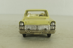 Газ-13 Чайка, бежевая,Тантал/Радон 1:43