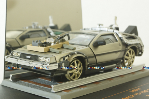 DeLorean, Back toy the Future III, 24014, SunStar 1:43