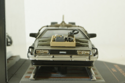 DeLorean, Back toy the Future III, 24014, SunStar 1:43