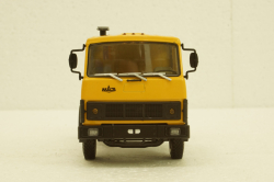 Маз-54322 тягач 1985г, желтый, Н793, Наш Автопром 1:43