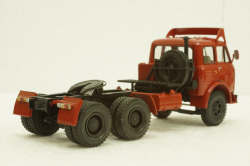 Маз-515А тягач 1974г Автопробег, красный Н701, Наш Автопром 1:43