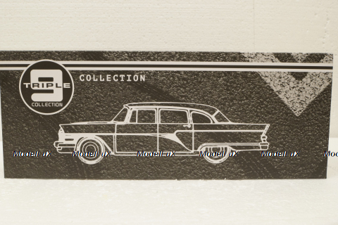 Газ-13 Чайка 1959 black, T9-1800250, Triple9 1:18