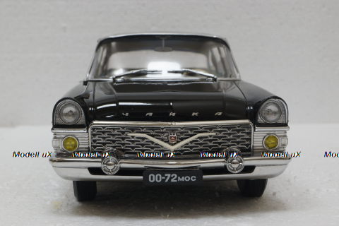 Газ-13 Чайка 1959 black, T9-1800250, Triple9 1:18