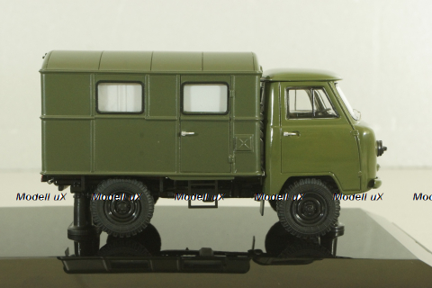 Уаз-450Д, АКД-64 (передвижной армейский кинотеатр), с аксессуарами 145005,  DiP Models 1:43