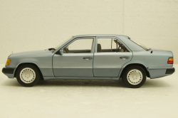 Mercedes 230 E 1990,W124 light blue, 183945, Norev 1:18