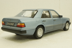 Mercedes 230 E 1990,W124 light blue, 183945, Norev 1:18
