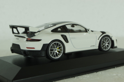 Porsche 911 (991 II) GT2 RS Weissach Package white with silver rims, 413067278, Minichamps 1:43