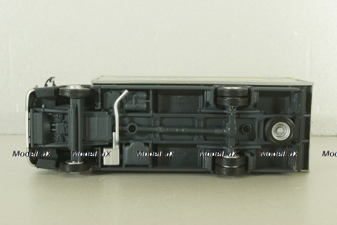 Mercedes Atego 815 box truck 1955 silver, 439037040, Minichamps 1:43