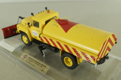 ПМ-130Б Аэропорт, поливомоечная машина на шасси Зил-130, 1982, 113067, Dip Models 1:43