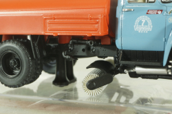 ПМ-130Б поливомоечная машина на шасси Зил-130, зимний вариант 1973, 113047, Dip Models 1:43