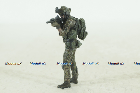 Фигурка Солдат ЗСУ с авоматом и прибором ночного видения, Vilen Model 1:43