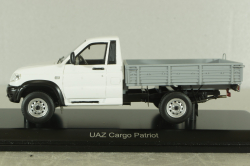 Уаз Патриот Карго белый, 231637, DiP Models 1:43