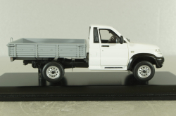 Уаз Патриот Карго белый, 231637, DiP Models 1:43