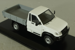 Уаз Патриот Карго белый, 231637, DiP Models 1:43
