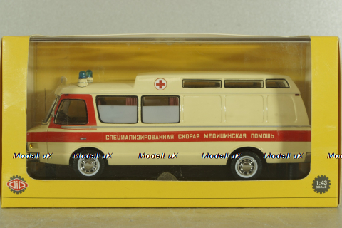 Зил-118КА Специализированная Скорая Помощь (с полным интерьером), 111903, DiP Models 1:43