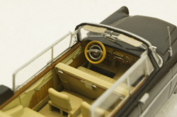 Газ-13 Чайка, кабриолет с поднятыми окнами, черный , Конверсия 1:43