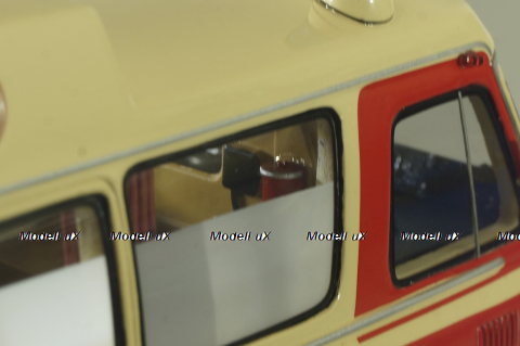 Зил-118КА Специализированная Скорая Помощь (с полным интерьером), 111903, DiP Models 1:43