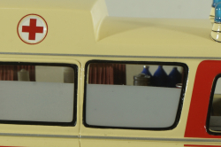 Зил-118КА Специализированная Скорая Помощь (с полным интерьером), 111903, DiP Models 1:43