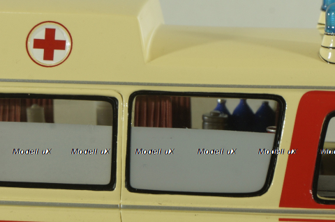 Зил-118КА Специализированная Скорая Помощь (с полным интерьером), 111903, DiP Models 1:43