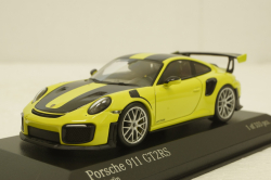 Porsche 911 (991/2) GT2 RS with silver rims 2018 lightgreen, 413067281, Minichamps 1:43