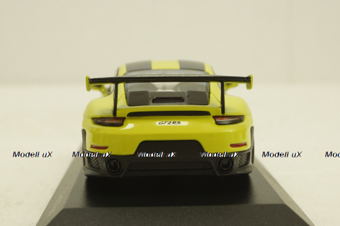 Porsche 911 (991/2) GT2 RS with silver rims 2018 lightgreen, 413067281, Minichamps 1:43