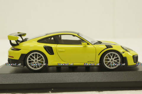 Porsche 911 (991/2) GT2 RS with silver rims 2018 lightgreen, 413067281, Minichamps 1:43