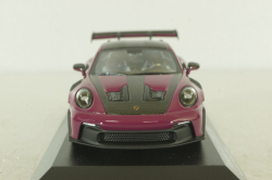 Porsche 911 (992) GT3 RS with Weissach-Package, rubin red/golden rims and black décor, 413062123, Minichamps 1:43 