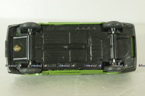 Ваз-2109 короткое крыло, зеленый, октябрь 92г., Тантал/Радон 1:43