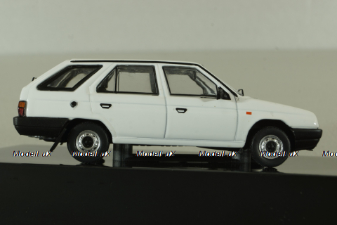 Skoda Forman 1990, white, CLC575, IXO 1:43