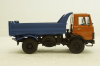 Маз-5551 самосвал 1988г оранжевый/синий, АвтоИстория 1:43