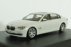 BMW 750Li (F02) 2009, white, 80420445201, Minichamps 1:43