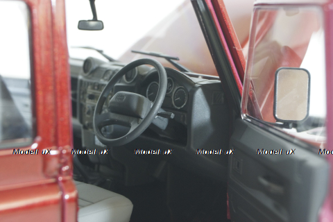 Land Rover Defender 110, red, Century Dragon 1:18