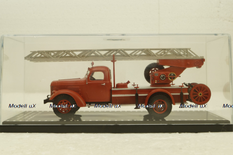 Зис-150 Пожарная, из к/ф "Малыш и Карлсон который живет на крыше" СССР, 1971г., TruckTyr 1:43