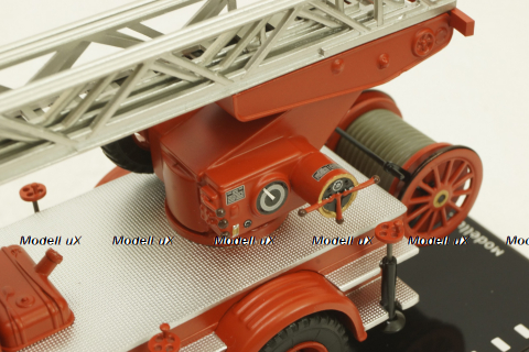 Зис-150 Пожарная, из к/ф "Малыш и Карлсон который живет на крыше" СССР, 1971г., TruckTyr 1:43