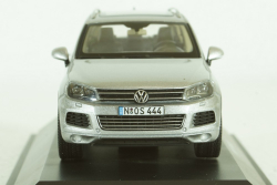 Volkswagen Touareg 2010 silver, Schuco 1:43