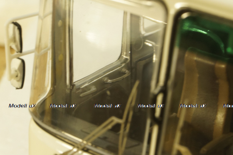 ЛАЗ-699Р (1981), бело/голубой, DEMPRICE 1:43 