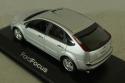 Ford Focus Fastback (MK2) 5-door 2008, silver, Minichamps 1:43