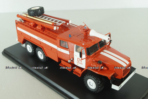 АЦ-7,5-40 пожарная автоцистерна на шасси Урал-4320 с бел. полосами, SSM1229, SSM 1:43