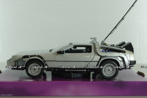 DeLorean DMC-12 from movie Back to the Future I 1983, WEL22443, Welly 1:24