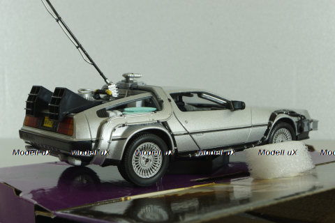 DeLorean DMC-12 from movie Back to the Future I 1983, WEL22443, Welly 1:24