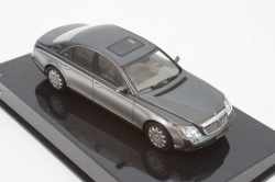 Maybach 57 SWB 2003 grey, 56153, Auto Art 1:43