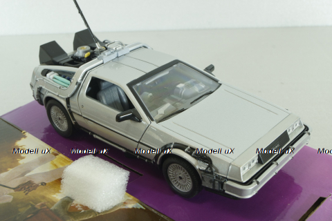 DeLorean DMC-12 from movie Back to the Future I 1983, WEL22443, Welly 1:24